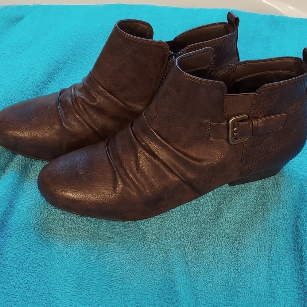 Cloudwalker Leather Like Brown Booties